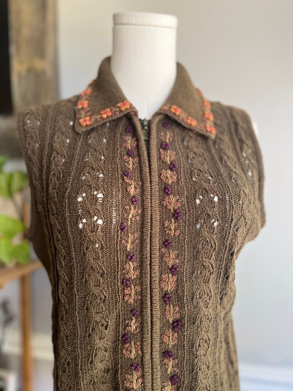 Vintage Y2K Green Sweater Vest Zip Front Floral Knit Crochet Size Medium